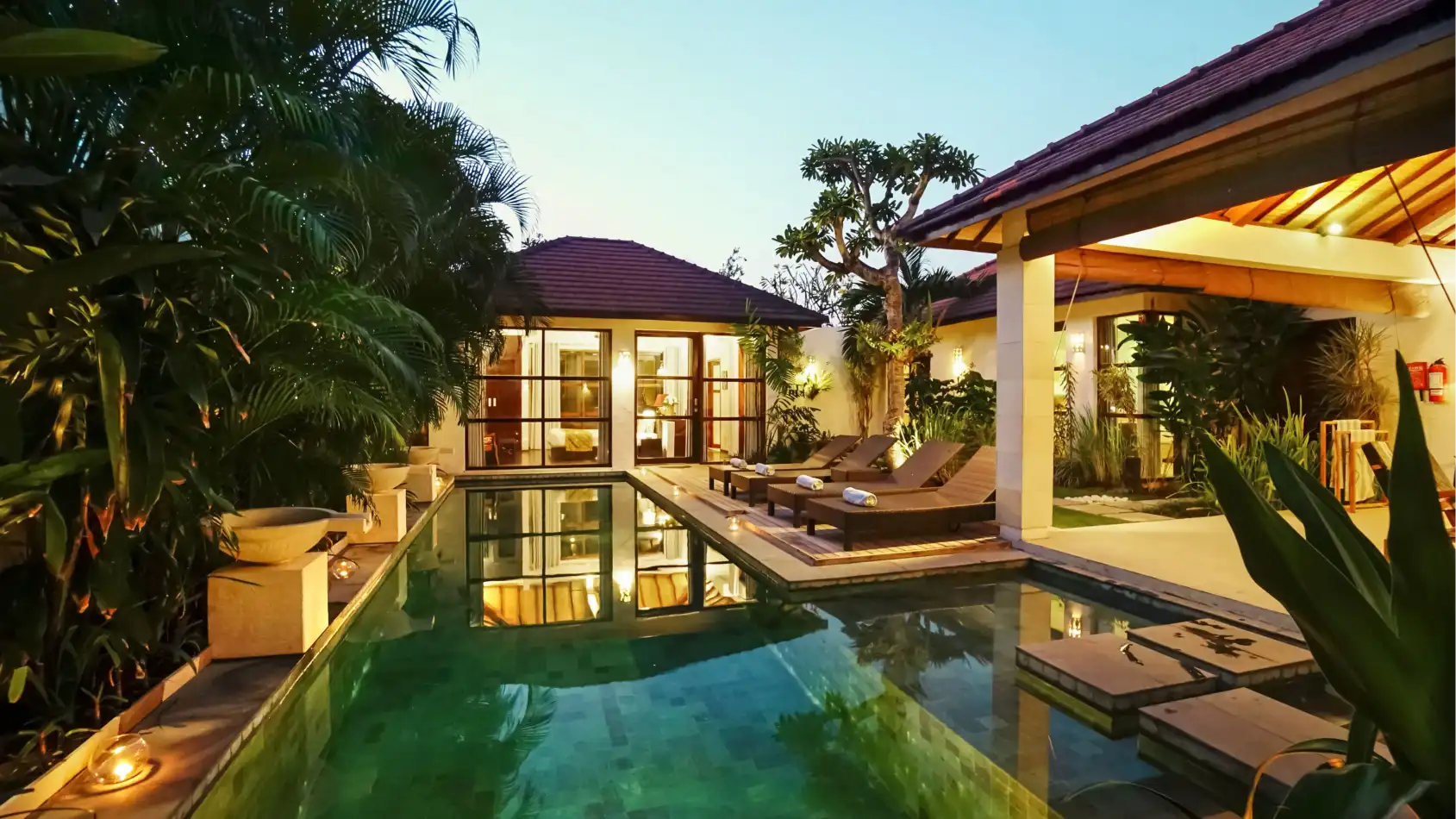 beautiful-modern-comfortable-home-with-pool-side-tropical-ornament-plants-pool-with-view-tropical-blue-water-clean-garden-ideas-exterior-home-design (3)